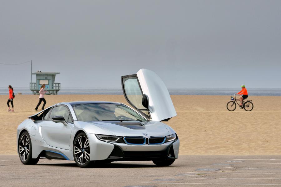  BMW i8 2014 года  (фото 78 из 180)